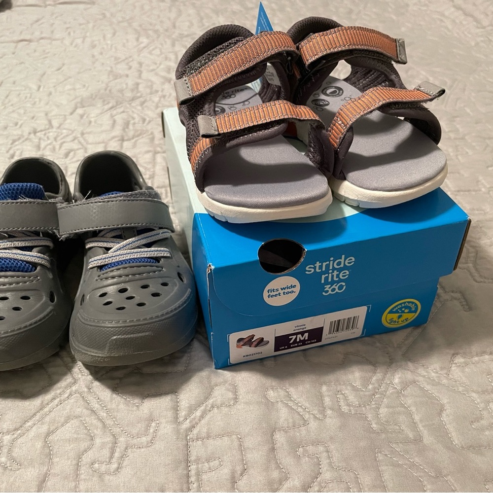 Two pairs of Stride rite toddler sandals size 7